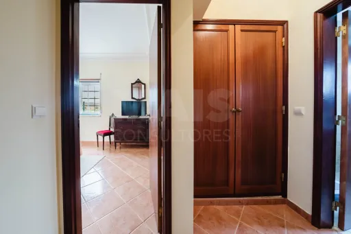 Moradia T5 com 2 Anexos em Terreno com mais de 1.400 m²
