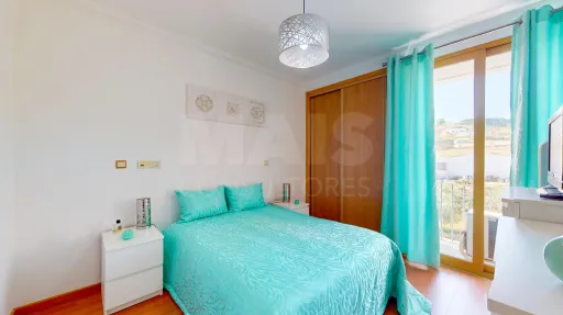 3 bedroom apartment with garage and storage room - Caneças