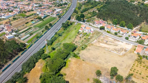 Moradia Térrea T4 em terreno de 2.605m2 em Olho Marinho