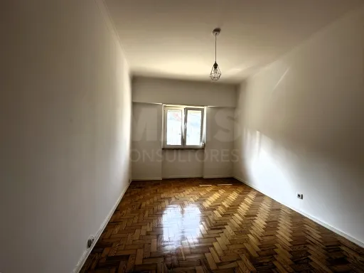 Apartamento T2 no Lumiar | Ameixoeira a 800m da estação do metro da Ameixoeira