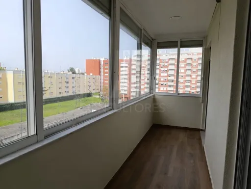 Renovated 4-bedroom apartment in São Domingos de Benfica