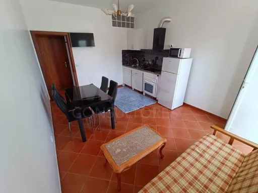 Moradia V2+1 isolada em Sítio das Lombas
