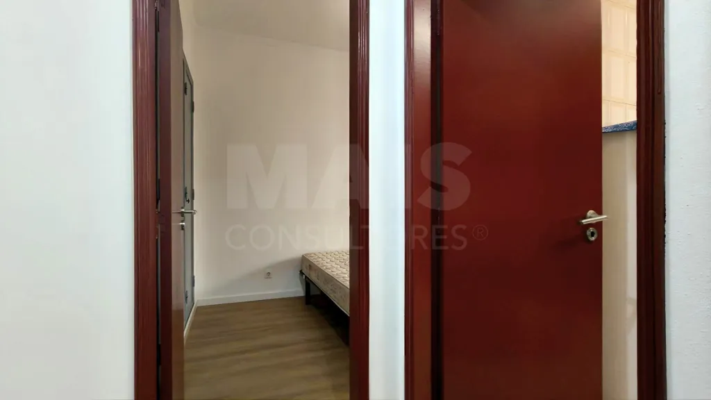 2-Bedroom Apartment with Terrace and Potential | Downtown Caldas da Rainha