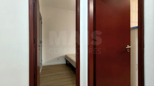 Apartamento T2 com Terraço e Potencial | Centro das Caldas da Rainha