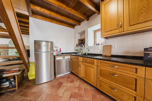 Moradia T2 transformada em T1 com charme tradicional – Serra d’El-Rei