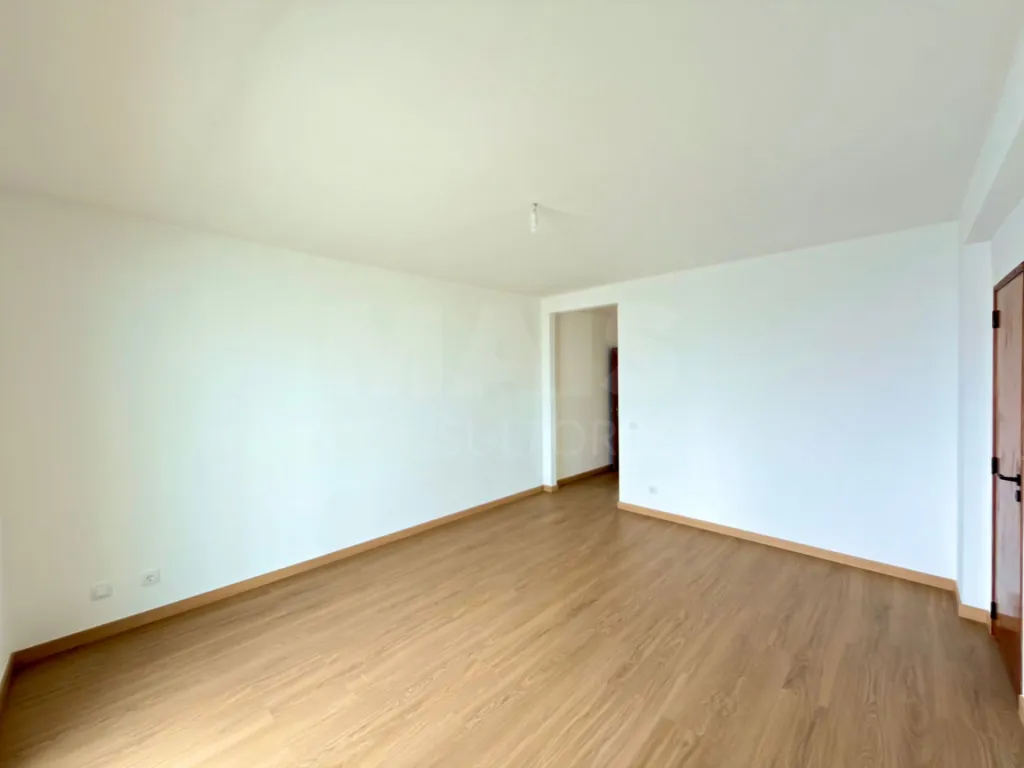 Apartamento T2  / 2 andar esquerdo