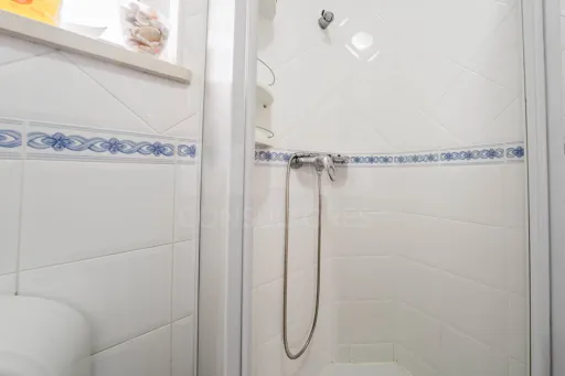 Apartamento T3 com Aquecimento Central, Garagem, Varandas e Arrecadações – Ferrel / Baleal