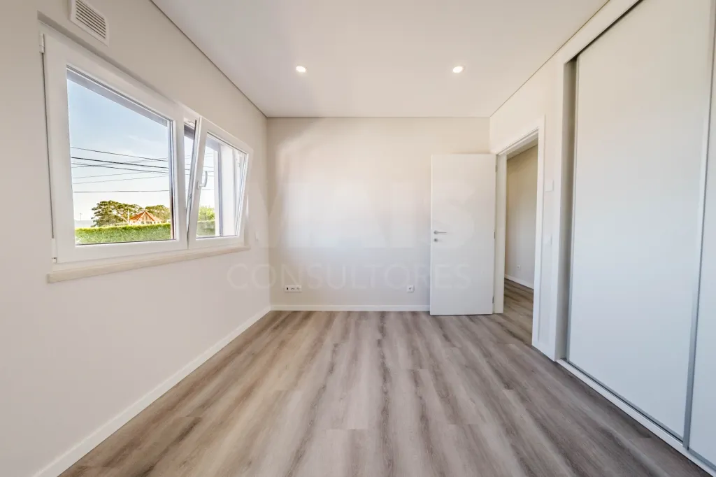 Moradia T3 Moderna, Térrea com Espaço Exterior | Olho Marinho, Óbidos