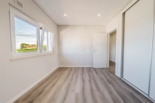Moradia T3 Moderna, Térrea com Espaço Exterior | Olho Marinho, Óbidos