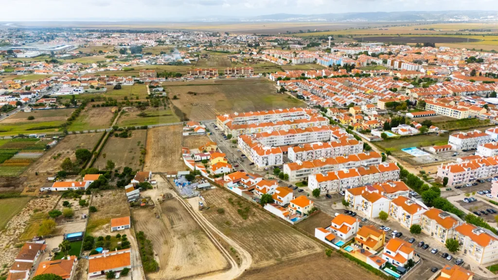 Apartamento T3 com Parqueamento e Arrecadação em Samora Correia