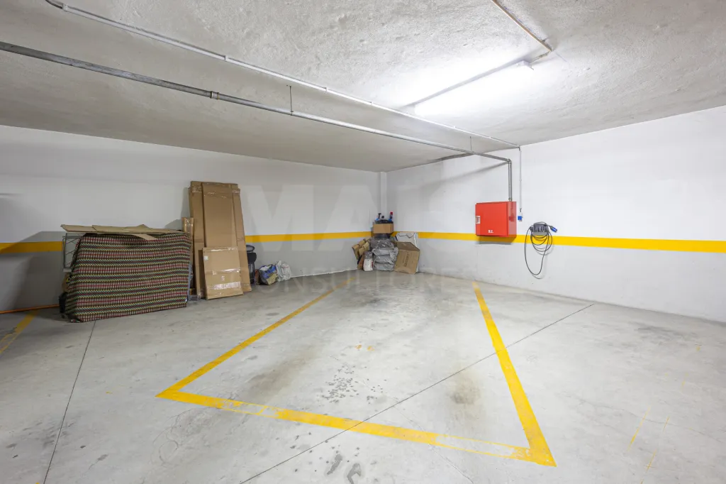 Apartamento T3 no Centro do Carregado | Parqueamento e Arrecadação