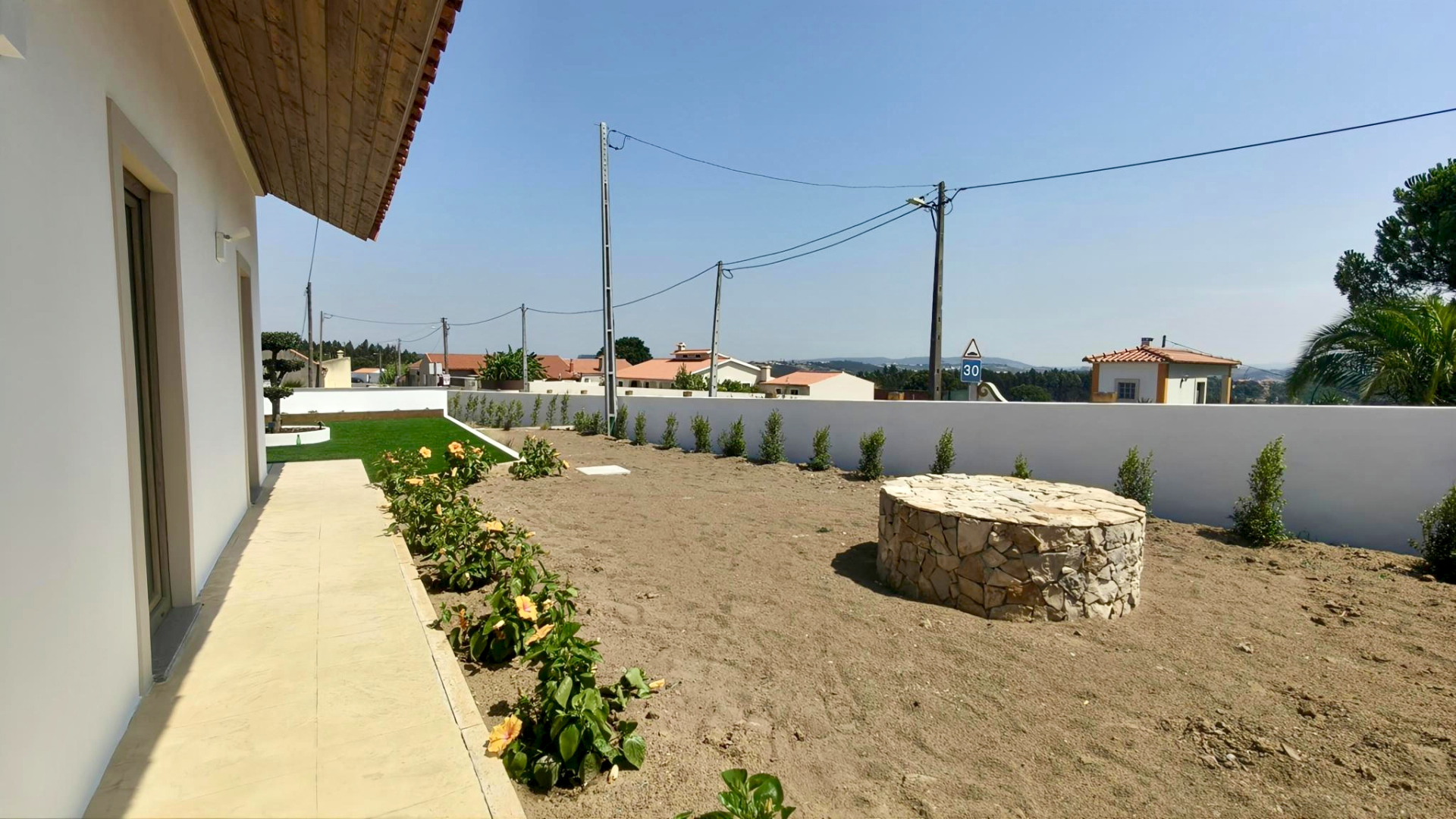 Single-Story 2-Bedroom + 1 House with Pool, Outbuilding, and 3,476 m² Lot | Comfort, Privacy, and Quality of Life