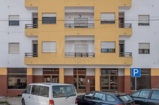 Loja para Transformação em Apartamento T3+1