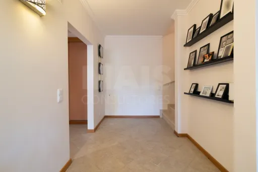 Andar de Moradia T4 com Terraço em Agualva-Cacém