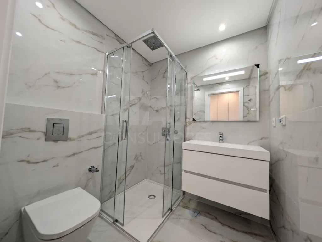 Urbanização Torres do Palácio, T2 com terraço de 126 m2 e box