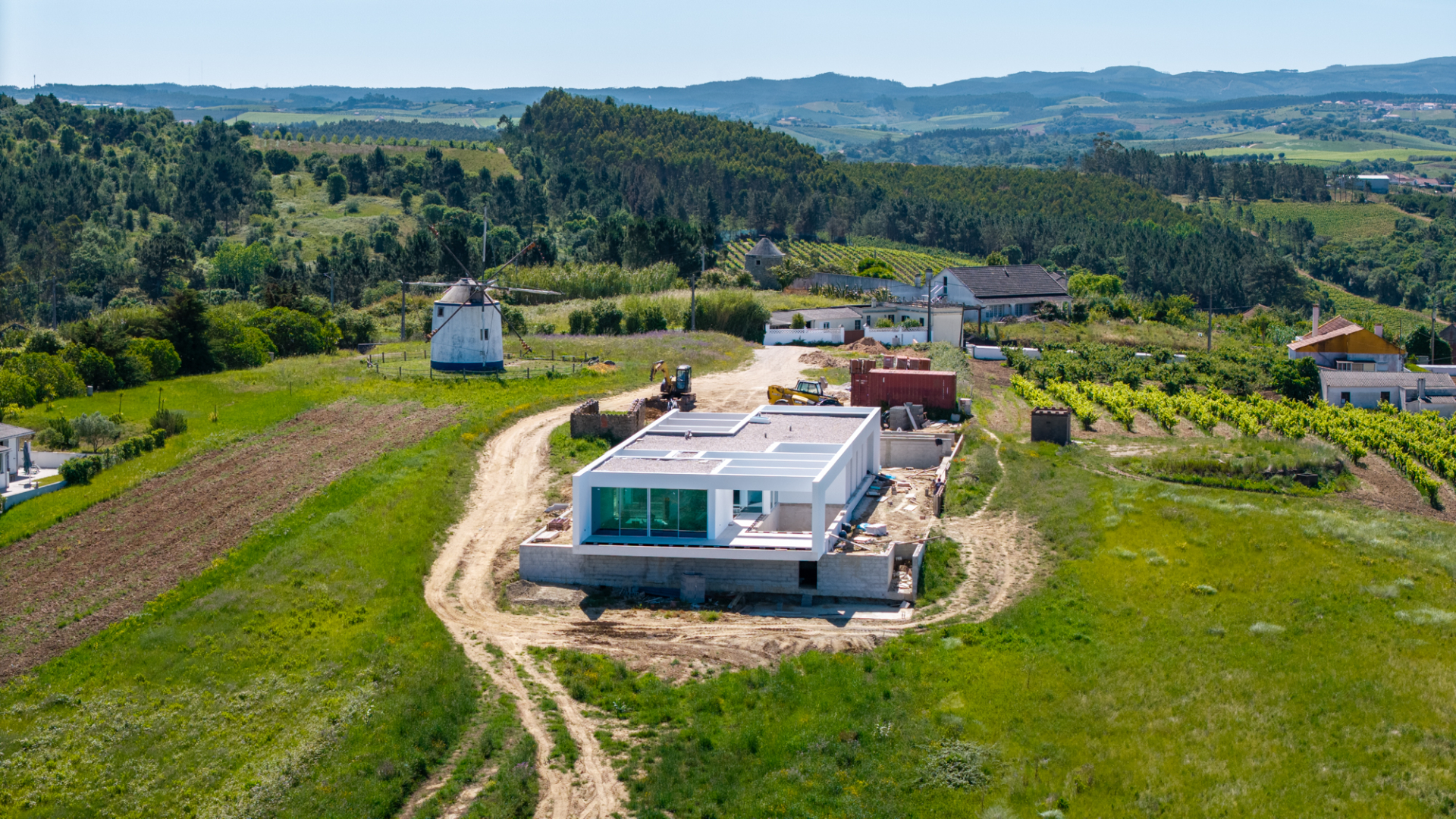 Moradia térrea T4 em terreno de 2 hectares no Carvalhal