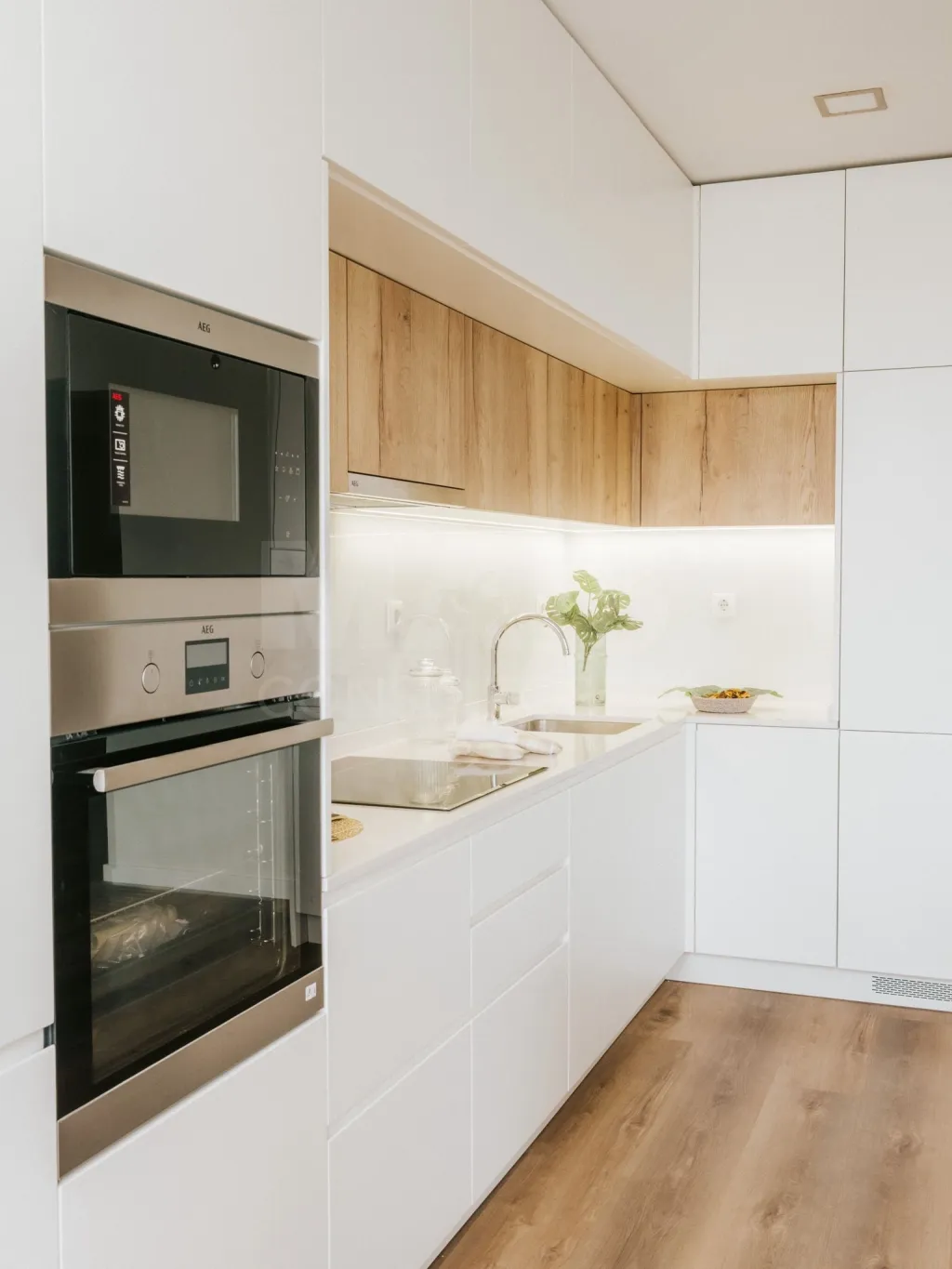 T3 Remodelado em Benfica | Varanda | Home Staging Incluído
