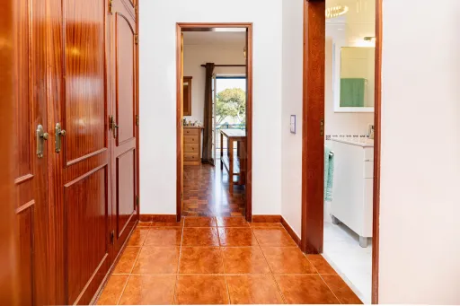 Apartamento T1 no 1° andar a 80 metros da Praia de São Lourenço, com vista mar da varanda da Sala e com garagem  ERICEIRA – RESERVA MUNDIAL DE SURF