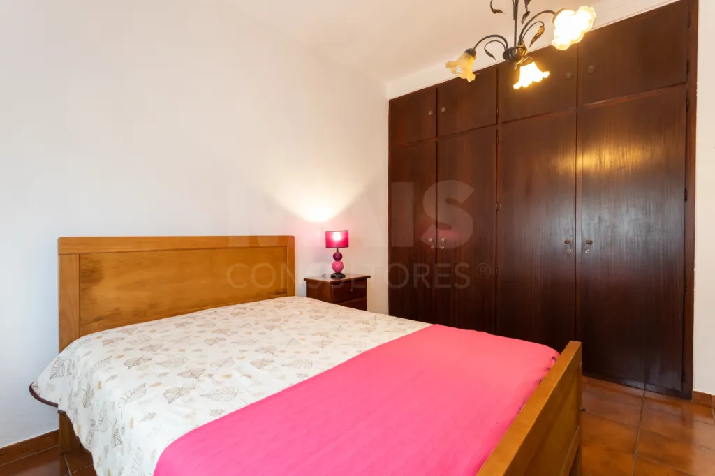 Moradia Térrea V3 com terreno urbano de 3780m2 no Alentejo