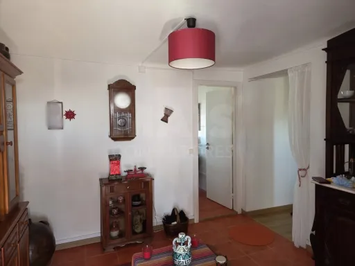Prédio no Centro de Torres Novas com Jardim e Forte Potencial para constituição de Propriedade Horizontal com elevada rentabilidade de investimento