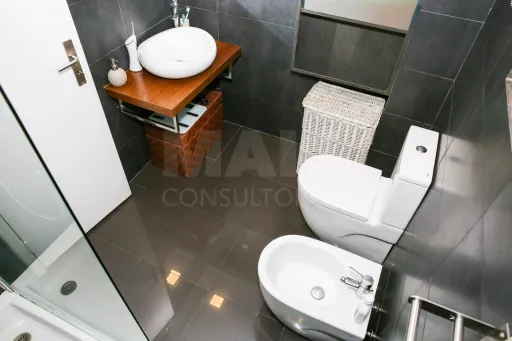 Apartamento T2 Remodelado no Carregado