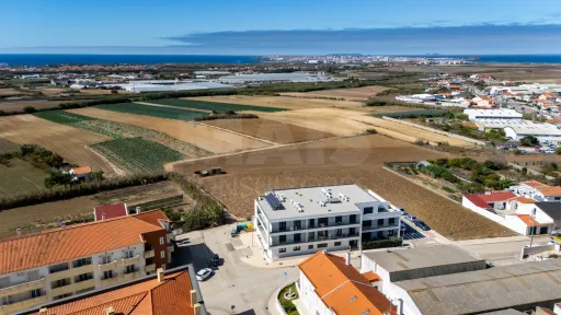 Apartamento T3 semi-novo vista mar com garagem