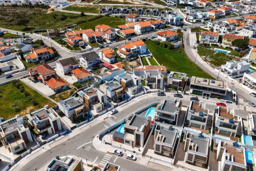 Moradia T4 com Piscina e Rooftop a minutos da Praia | Salir do Porto