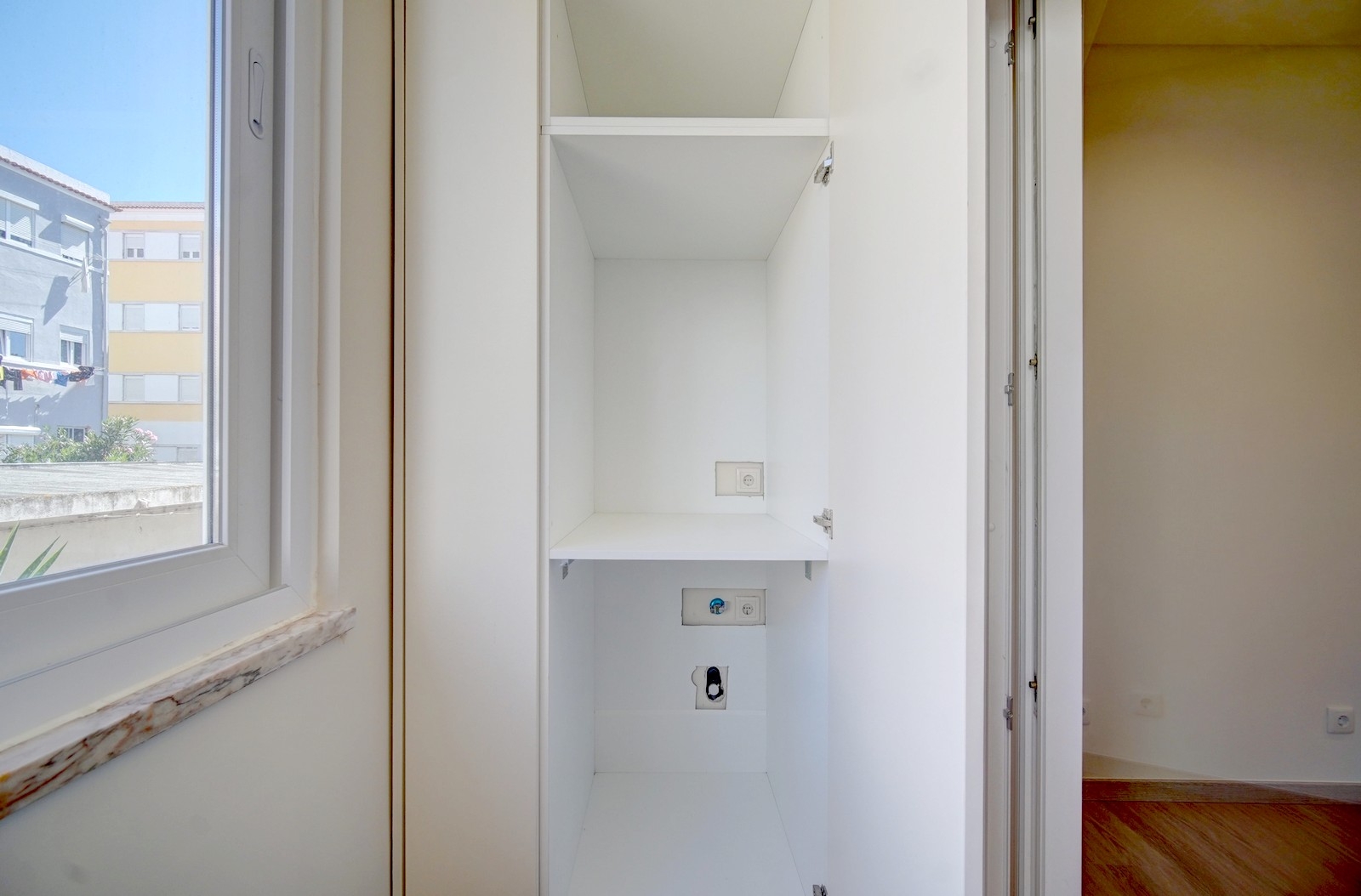 T4 em Queluz, TOTALMENTE Remodelado, com duas suítes