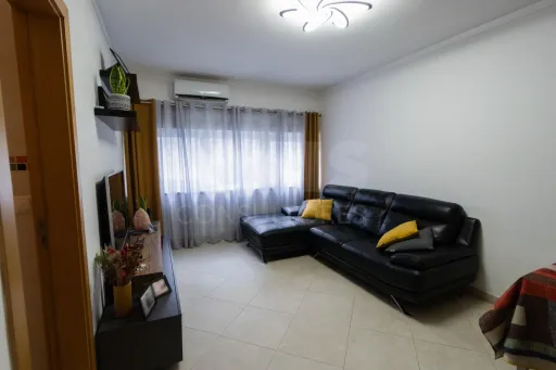 T2 Remodelado no Bairro da Covina com vista rio