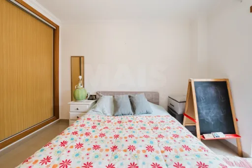 Apartamento T2 no Centro com Garagem e Estacionamento
