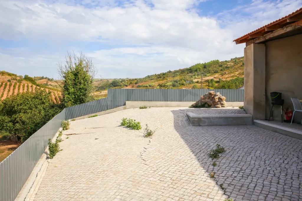 Fully Furnished 2-Bedroom House | Vale de Ossa – Meca, Alenquer