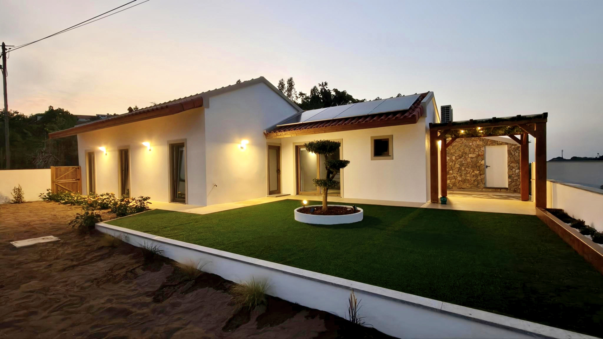 Single-Story 2-Bedroom + 1 House with Pool, Outbuilding, and 3,476 m² Lot | Comfort, Privacy, and Quality of Life