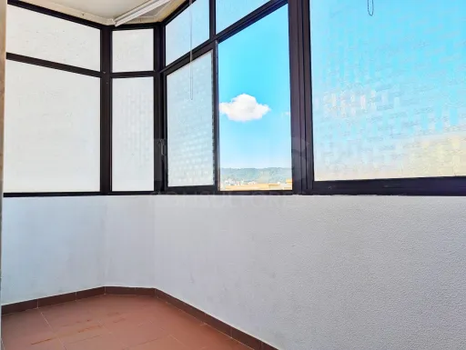 Apartamento T2 com 2 varandas fechadas e Prédio com Elevador – Varzinha, Setúbal