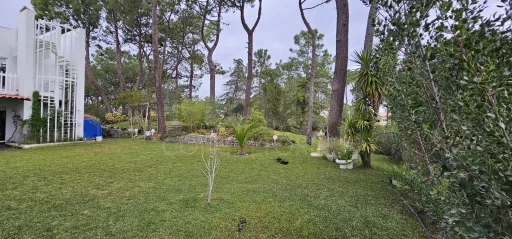 Moradia Contemporânea com terreno 700m2 em Soltroia – Próxima da Praia