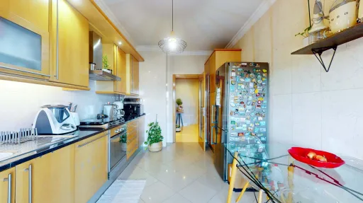 3 bedroom apartment with box crizeiro hills