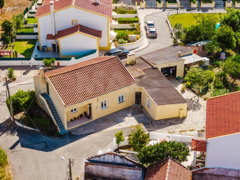 Moradia T2+2 com Terreno de quase 3000m2 Urbano