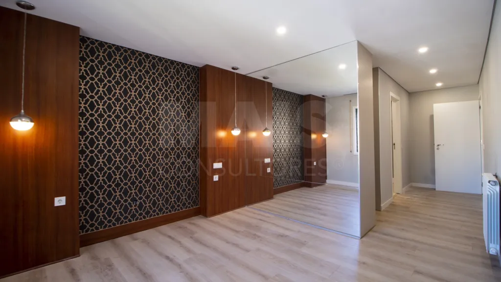 Apartamento T2+1 com garagem