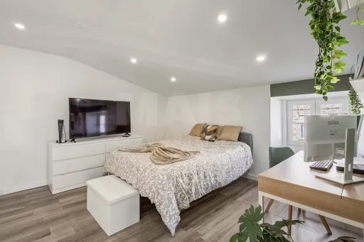 🏡 Encantadora Moradia Centenária T2 com Terraço