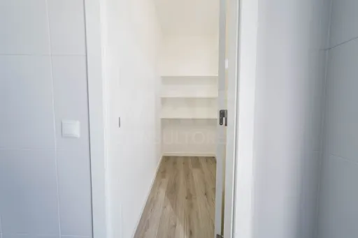 Apartamento T3 totalmente remodelado nas Caldas da Rainha
