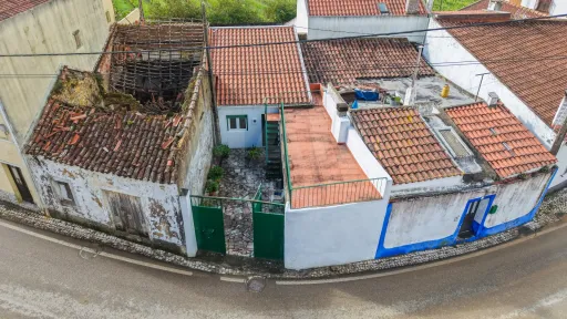 🏡 Moradia T1 com Terraço e Pátio