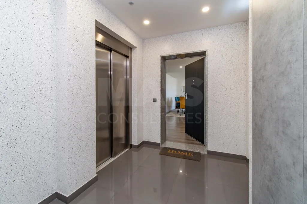 T4 Duplex com Vista Panorâmica sobre o Rio Tejo e Lisboa | Montijo