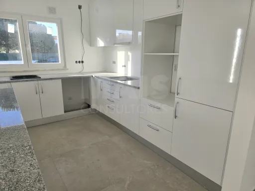 Moradia nova com piscina | Caldas da Rainha