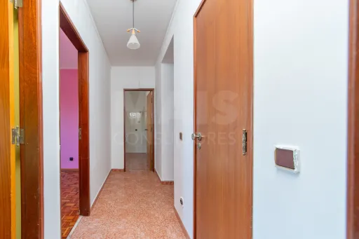 3-Bedroom Apartment with Balconies, Storage Room, and Unobstructed Views in Samora Correia
