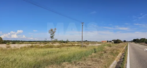 Rustic land with ruin in Tramagal