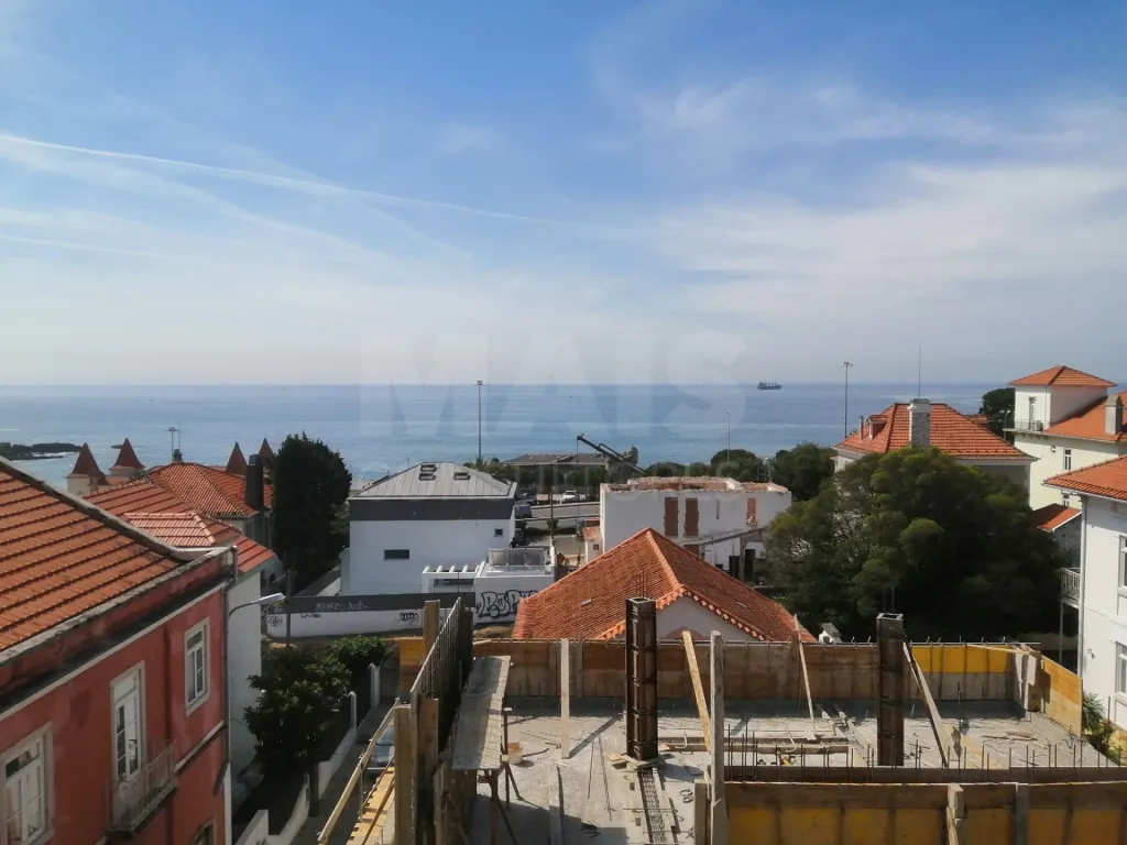 Prédio em Estoril a 100 mt do Casino para remodelação total