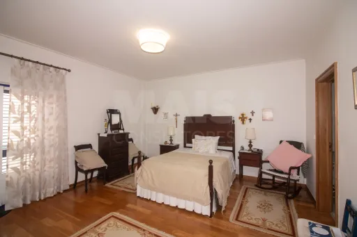 Apartamento T4 no Carregado
