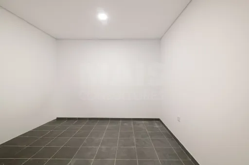 Moradia Geminada T4 + 1 em Famões