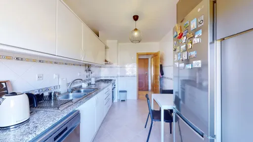 Apartamento T1 com elevador - Monte Abraão