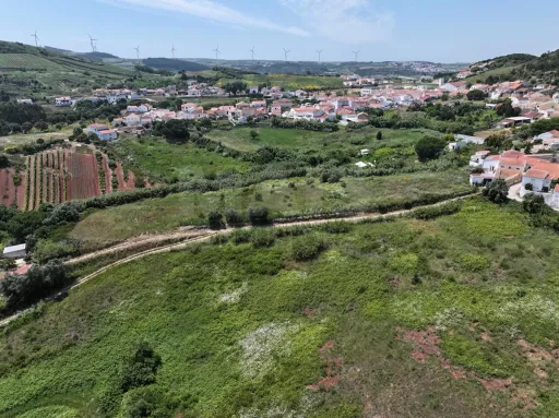 Terreno p/ Construção c/ 2.299m2 & Proj. Aprovado p/ Moradia T3 Térrea!