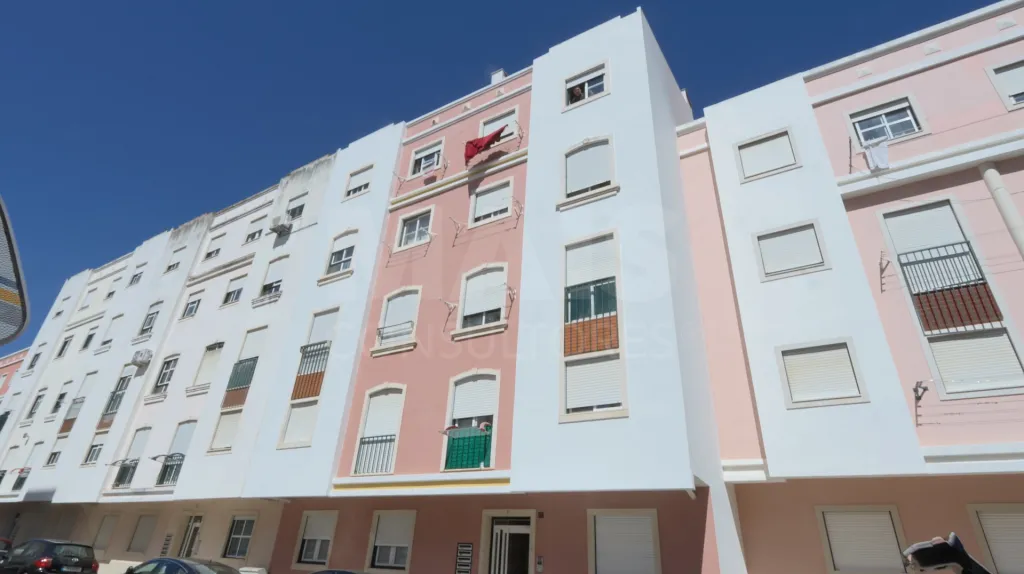 T2 no Barreiro| Mais de 50M2 de Garagem e Arrecadação